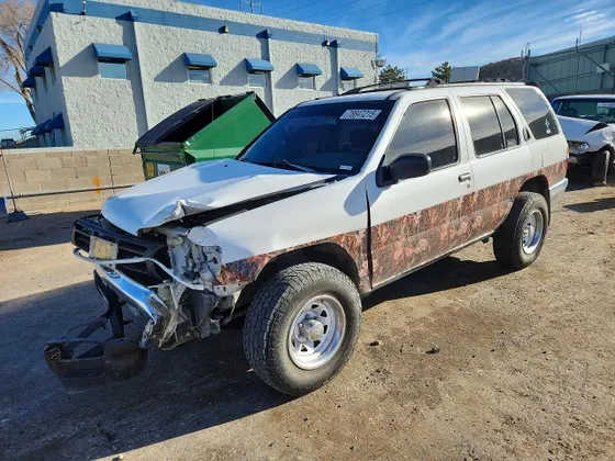 1998 Nissan Pathfinder XE