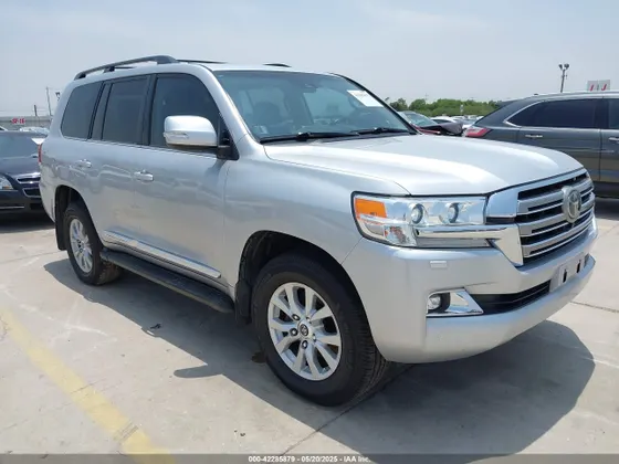 2016 Toyota Land Cruiser V8