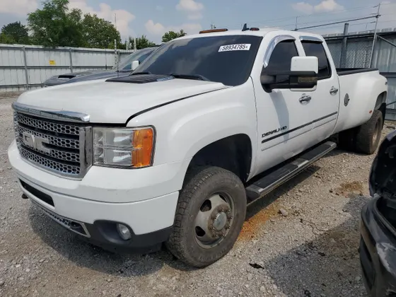 2014 GMC Sierra 3500HD Denali