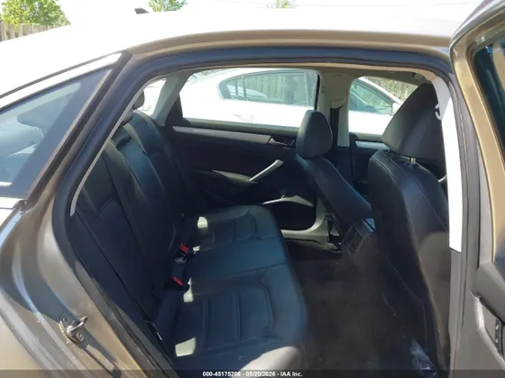 2013 Volkswagen Passat SE