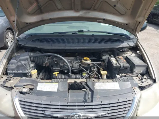 2003 Chrysler Town & Country LX