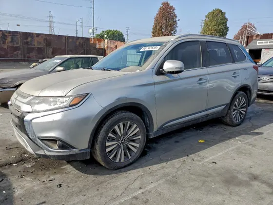 2020 Mitsubishi Outlander ES