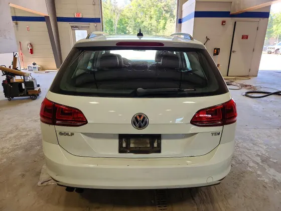 2015 Volkswagen Golf SportWagen TDI S