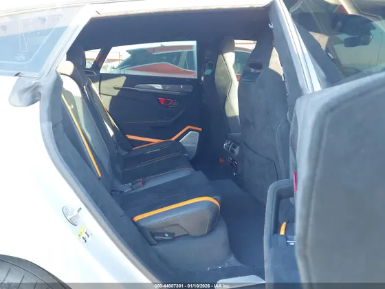 2023 Lamborghini Urus Performante
