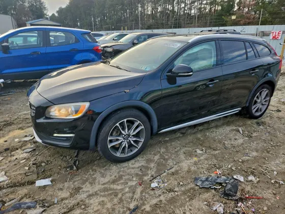 2015 Volvo V60 Cross Country T5