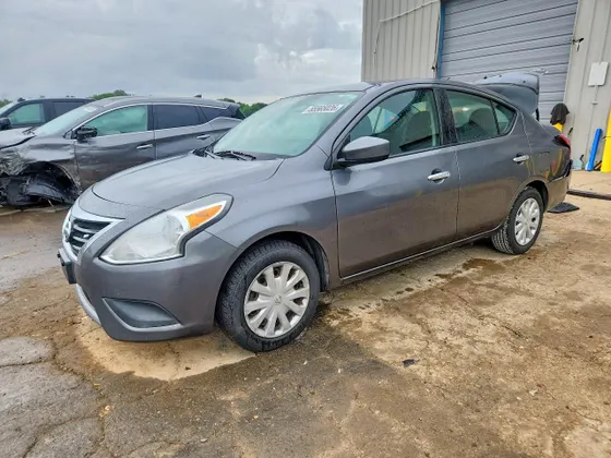 2017 Nissan Versa Sedan S Plus