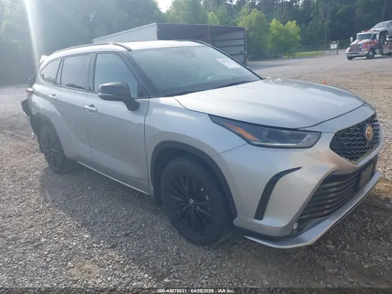 2025 Toyota Highlander XSE