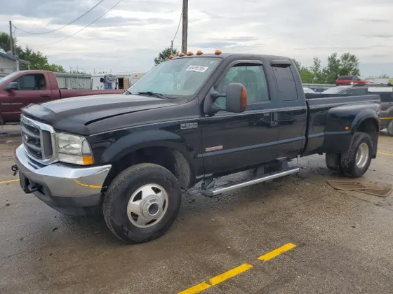 2004 Ford Super Duty F-350 DRW XL