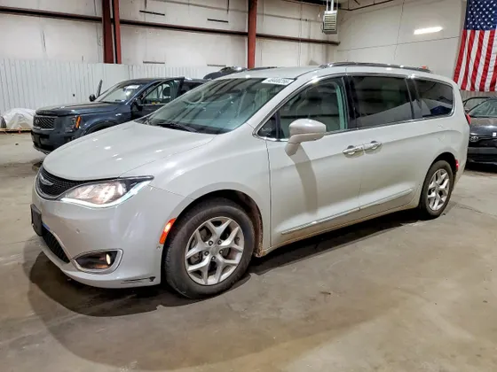 2019 Chrysler Pacifica Touring L
