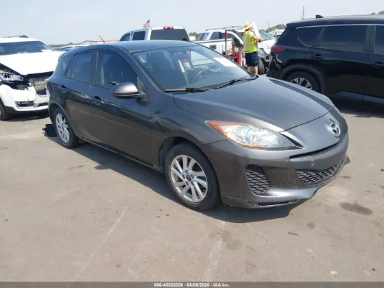 2013 Mazda Mazda3 i Touring