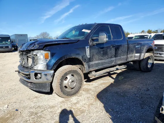 2022 Ford Super Duty F-350 DRW XL