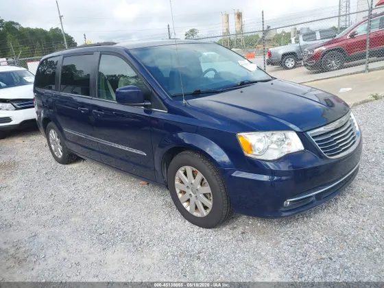 2016 Chrysler Town & Country Touring