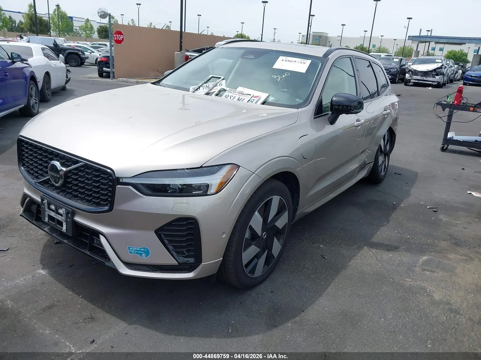 2025 Volvo XC60 Plug-In Hybrid Plus