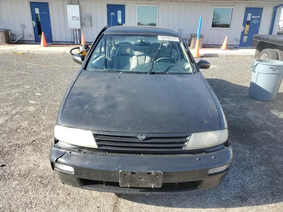 1997 Nissan Altima XE