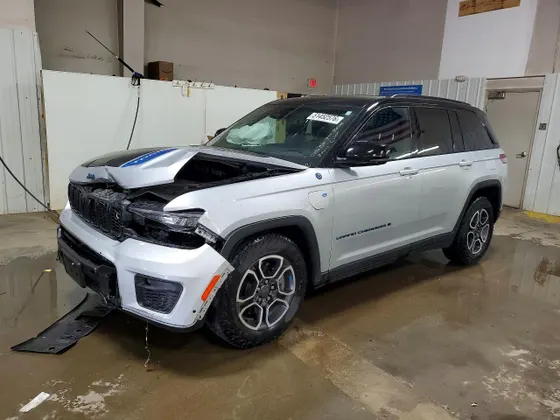 2023 Jeep Grand Cherokee 4xe Trailhawk