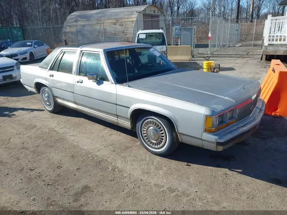 1990 Ford Crown Victoria