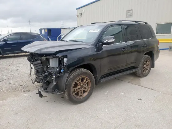 2021 Toyota Land Cruiser VX-R