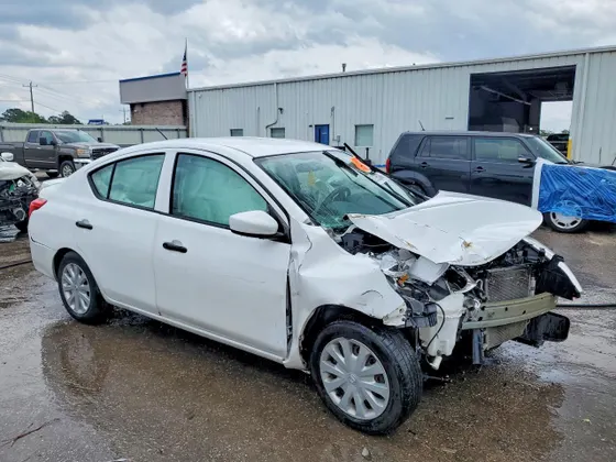2019 Nissan Versa Sedan S