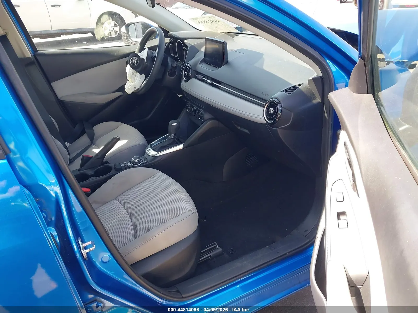 2020 Toyota Yaris Hatchback XLE