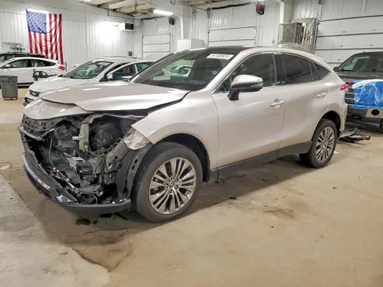 2022 Toyota Venza LE