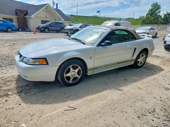 2003 Ford Mustang Deluxe