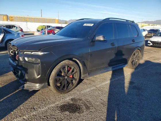 2025 BMW X7 M60i