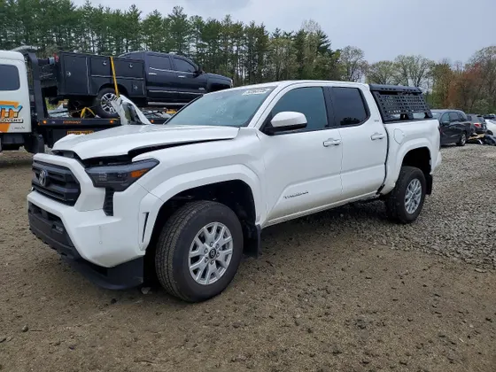 2025 Toyota Tacoma 4WD SR5