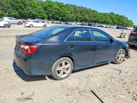 2013 Toyota Camry SE