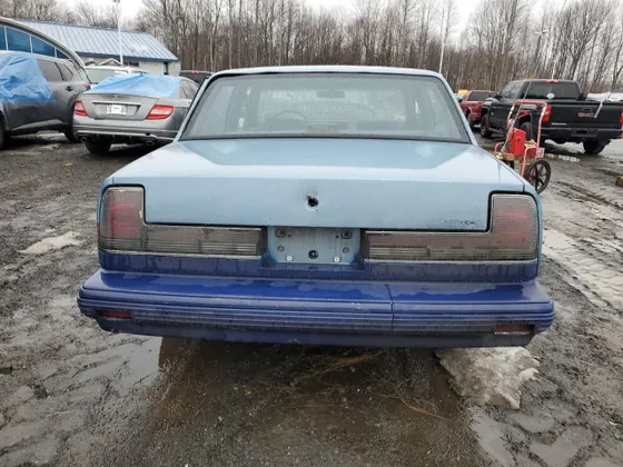 1991 Oldsmobile Delta 88 ROYALE