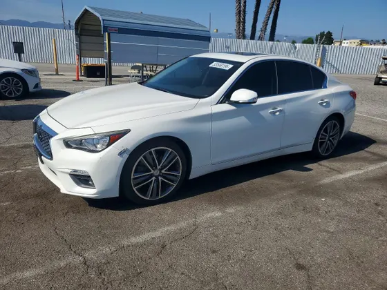 2015 INFINITI Q50 Premium