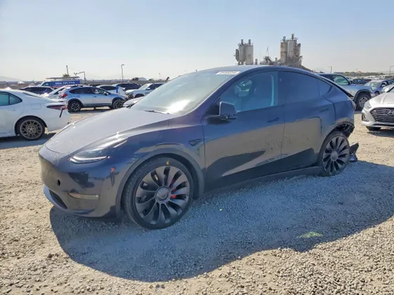 2024 Tesla Model Y Performance