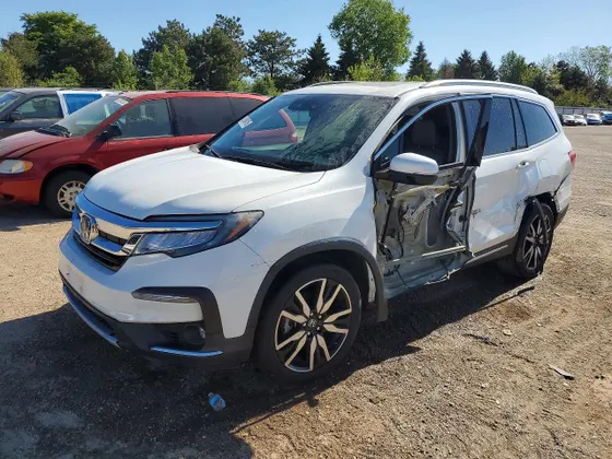 2021 Honda Pilot Touring 8-Passenger