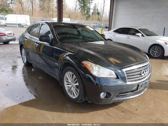 2012 INFINITI M35h Hybrid