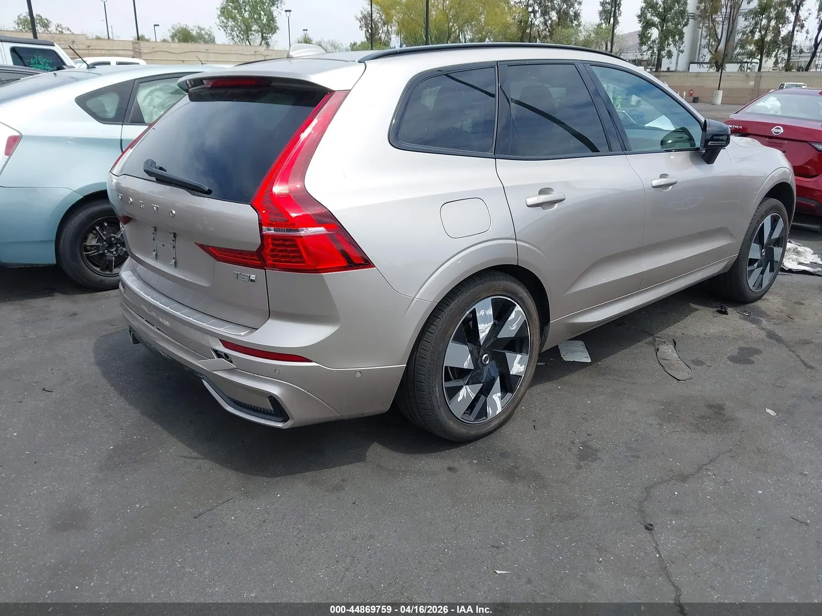2025 Volvo XC60 Plug-In Hybrid Plus