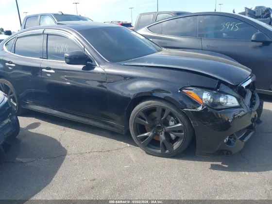 2011 INFINITI M56