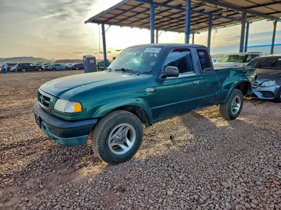2001 Mazda B-Series 4WD Truck SE