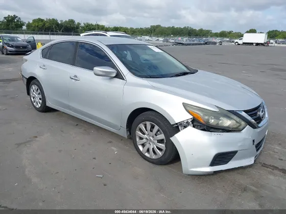 2016 Nissan Altima 2.5 SR