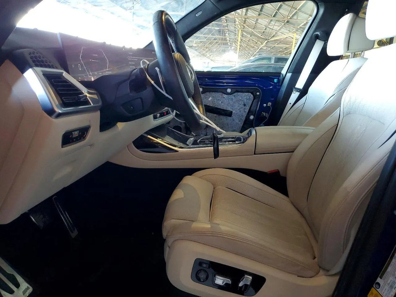 2023 BMW X7 M60i