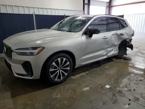 2025 Volvo XC60 Plus
