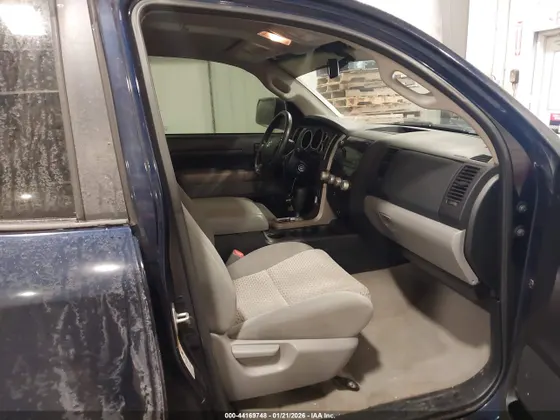 2010 Toyota Tundra 4WD Truck GRADE 5.7L V8