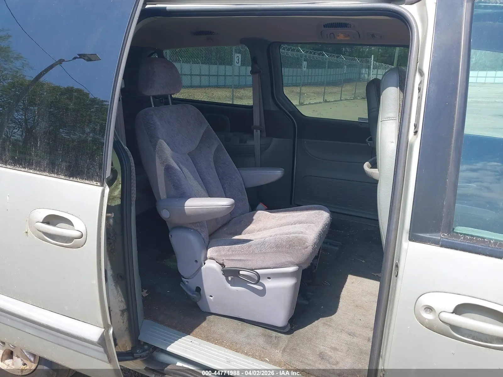 1999 Plymouth Voyager Grand SE