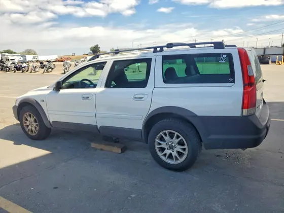 2004 Volvo V70 XC70