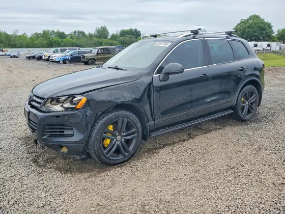 2013 Volkswagen Touareg Sport