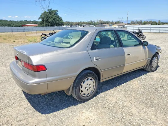 1997 Toyota Camry LE