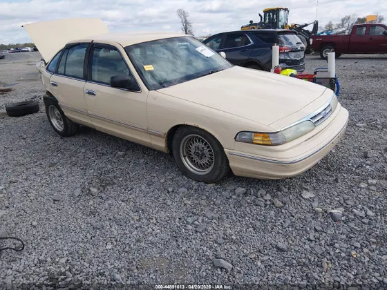 1997 Ford Crown Victoria LX