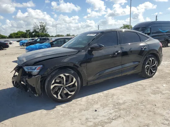 2024 Audi Q8 e-tron Sportback S line Premium Plus