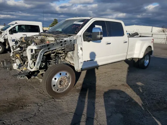 2022 Ford Super Duty F-450 DRW XL