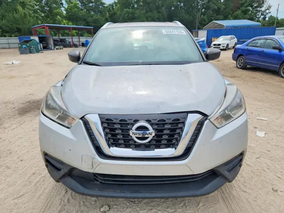 2019 Nissan Kicks SV