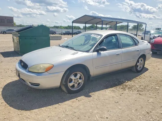 2005 Ford Taurus SE