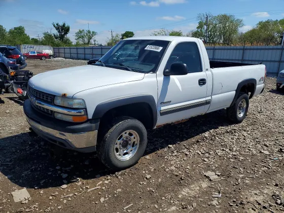 2000 Chevrolet Silverado 2500 LS